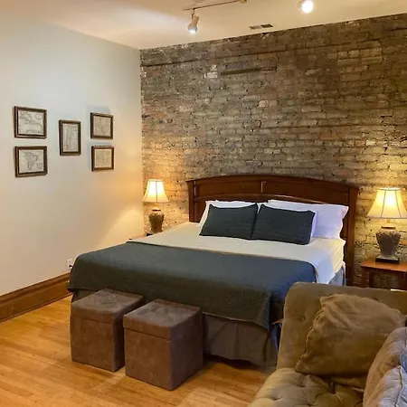 Large Room With King Bed In The Lakeview - 3A
